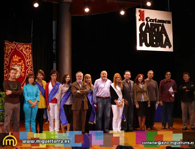 imagen autoridades y premiados-as, 18 octubre 2009