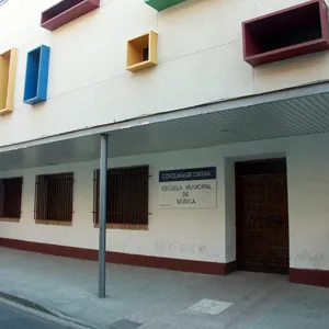 Aspecto exterior del edificio de la Escuela 