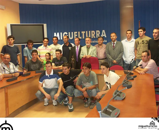 Román Rivero recibió al CD MIguelturreño, junio 06