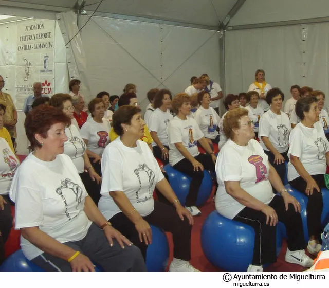 Nuestros mayores participando en actividades