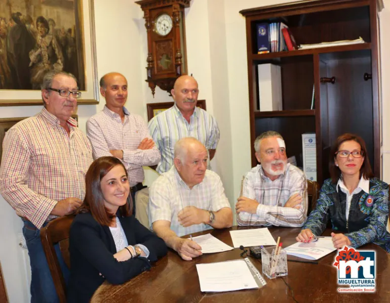 imagen firma acuerdo Cooperativa-Ayuntamiento 2015