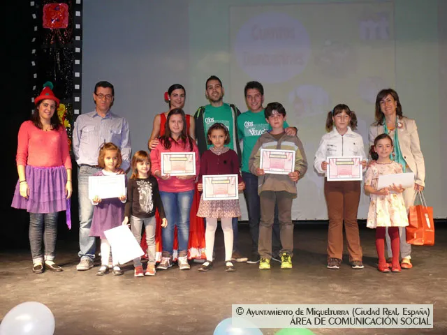 imagen entrega premios concurso marcapáginas 2013