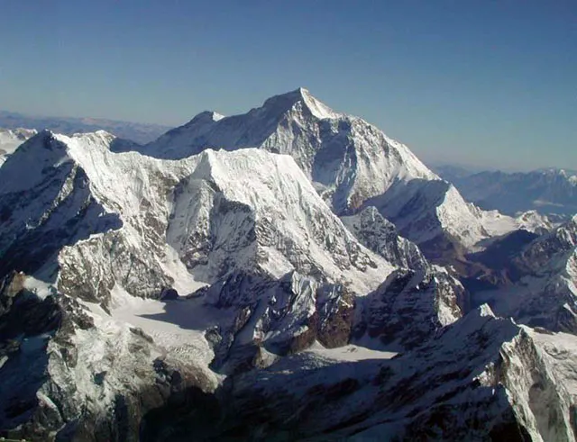 La expedición Everest 2006 montó el Campo 1