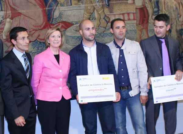 imagen Sistender recibiendo el premio, abril 2011