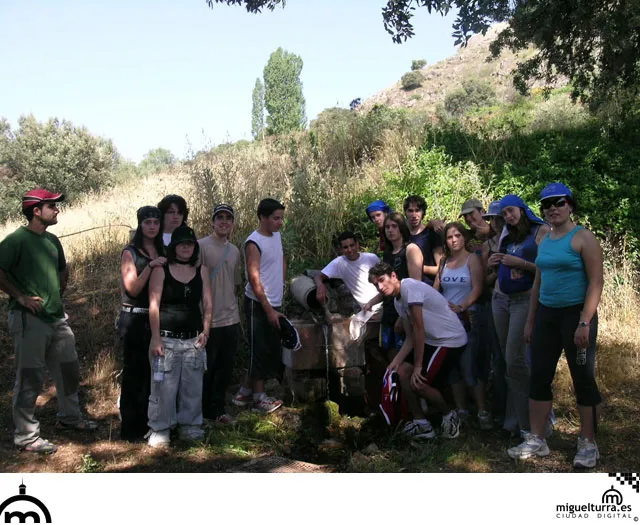 Voluntarios del Centrojoven en Riopar, junio 2006