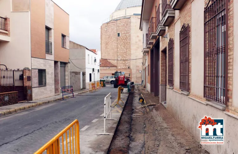 imagen de obras en la calle Jacinto, febrero 2015