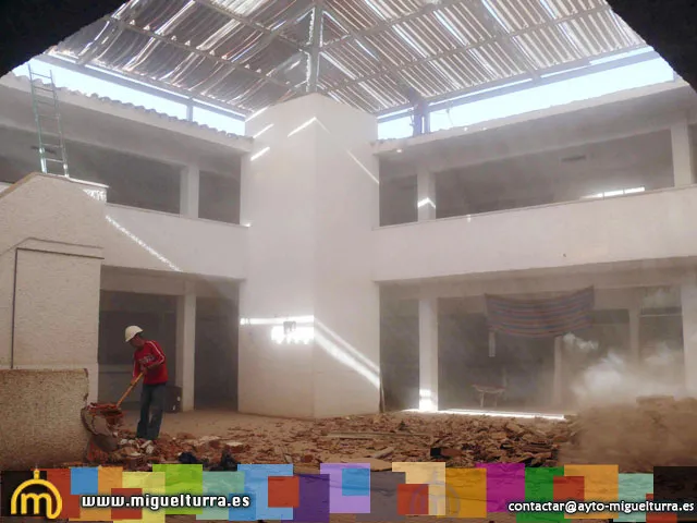 imagen de la obras en el Mercado, abril 2009