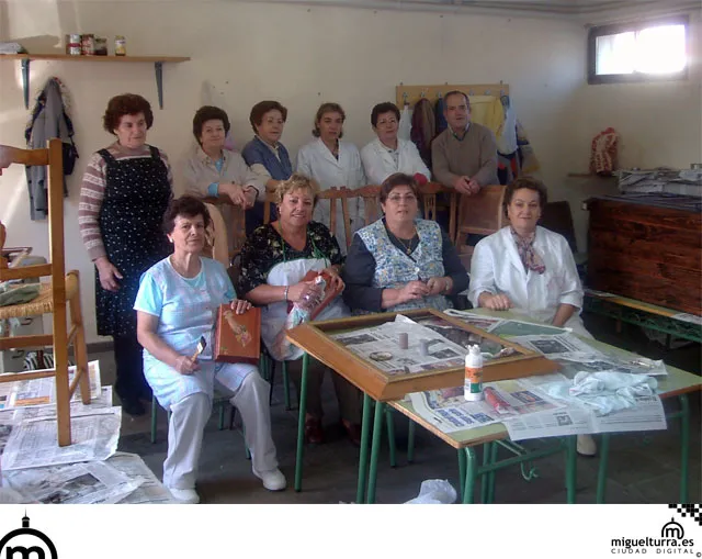 taller restauración muebles, noviembre 2006