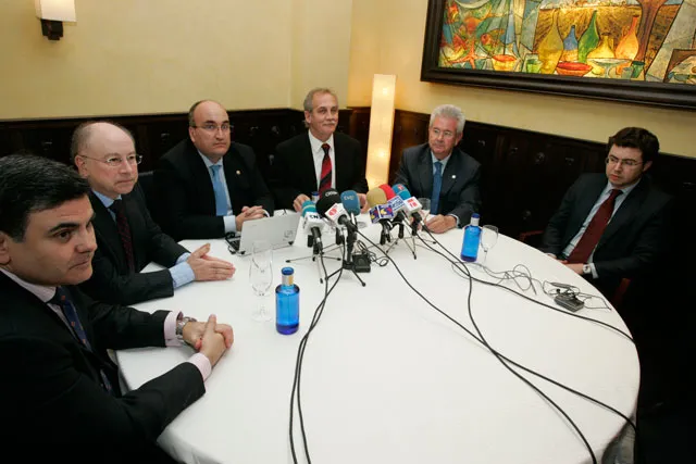 imagen rueda prensa sobre matriculación telemática