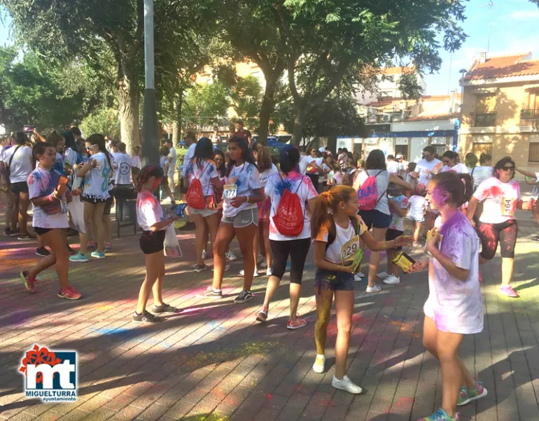 imagen de la carrera no competitiva de polvos de colores, Ferias y Fiestas 2019 Miguelturra