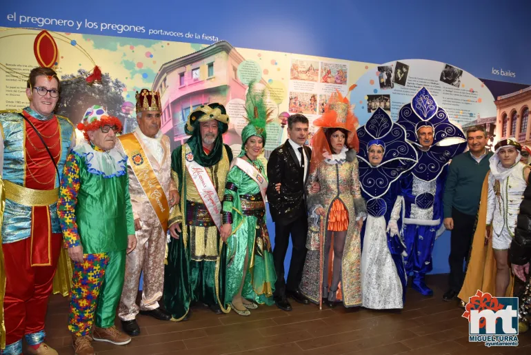 imagen en el MOMO de autoridades y pregonero del Carnaval 2019 de Miguelturra