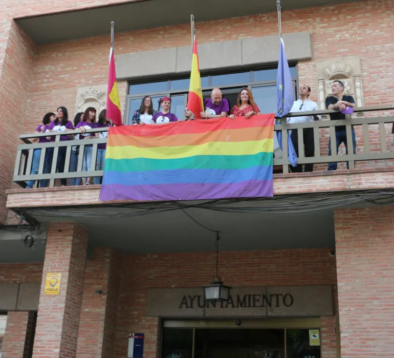 imagen de la bandera desplegada, 22 junio 2018