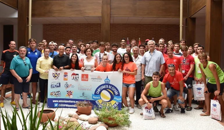 imagen de la recepción vóley playa sub21 masculino, Miguelturra, agosto 2019