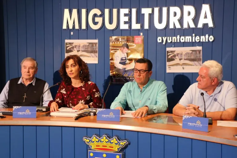 imagen de la presentación de las actividades del Día del Libro en Miguelturra, abril 2018