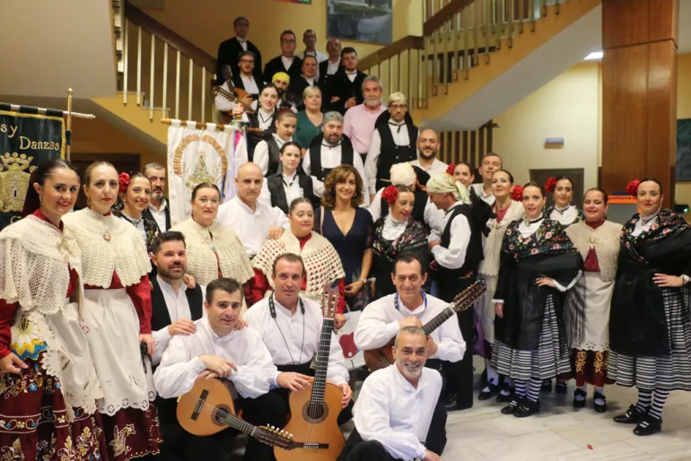 imagen de la recepcion de los grupos del XXV Festival de Folclore Villa de Miguelturra, julio 2017