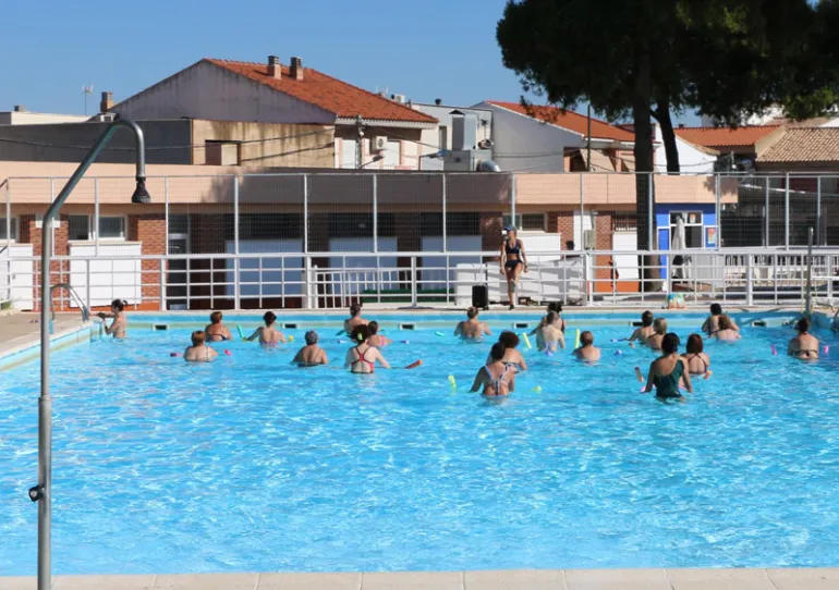 imagen de las actividades en la piscina municipal de Miguelturra, julio de 2018.