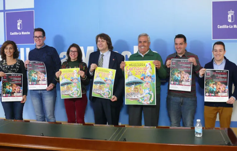 imagen de autoridades presentando los actos del Pre-Carnaval de Miguelturra 2017