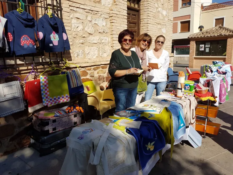 imagen del mercadillo solidario en Miguelturra, octubre 2017, fuente imagen Aspacecire