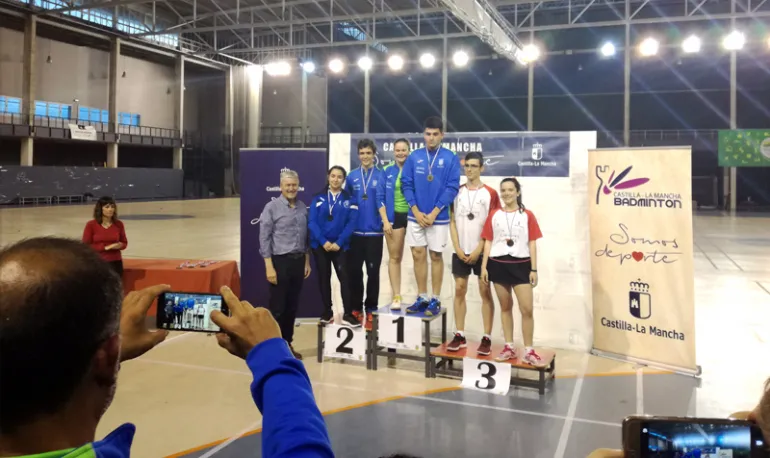 imagen podio Campeonato Regional de Bádminton en Tomelloso, mayo 2018, fuente imagen Leandro Jesús González Juárez