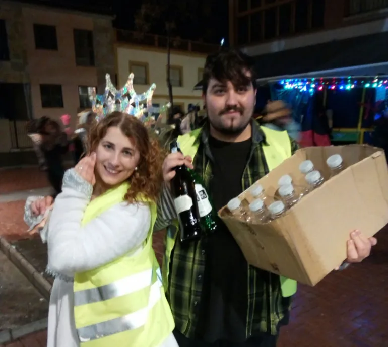 imagen de jóvenes participando en la campaña Cámbiame, Carnaval 2016