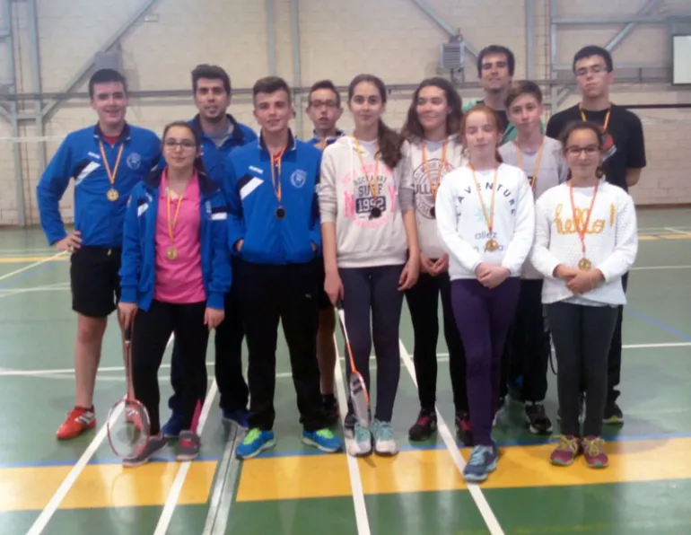 imagen parte de participantes Campeonato Bádminton San Isidro 2016, fuente imagen área de Deportes