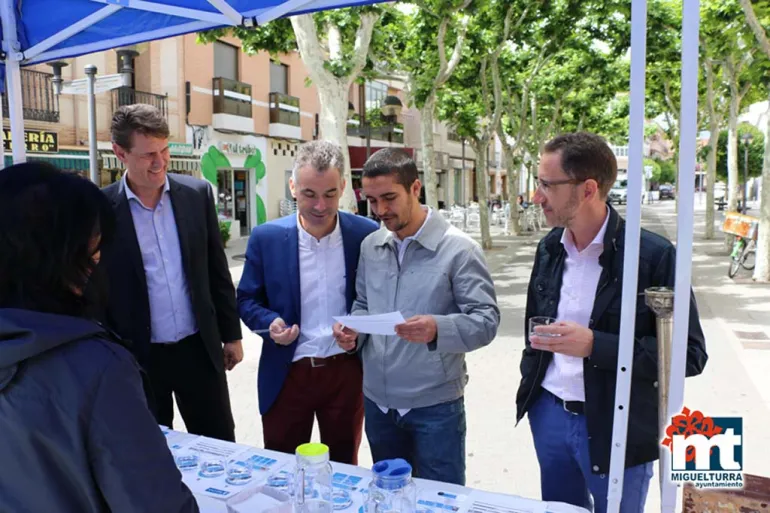 imagen de la cata de agua en la Plaza de la Constitución, junio 2018