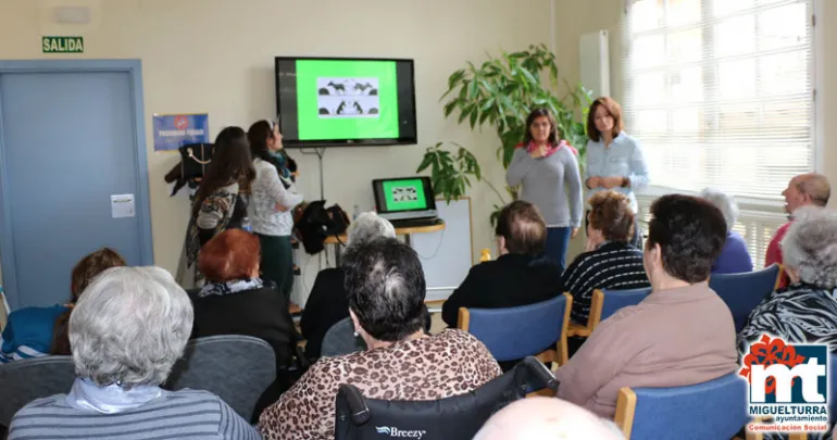 imagen de la sesión del taller de resolución de conflictos, noviembre 2016
