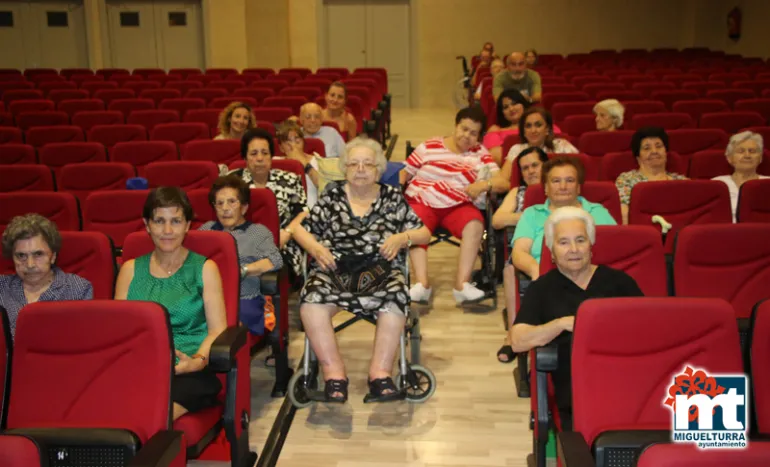 imagen última sesión de agosto Cine de Verano con nuestros mayores, 2017
