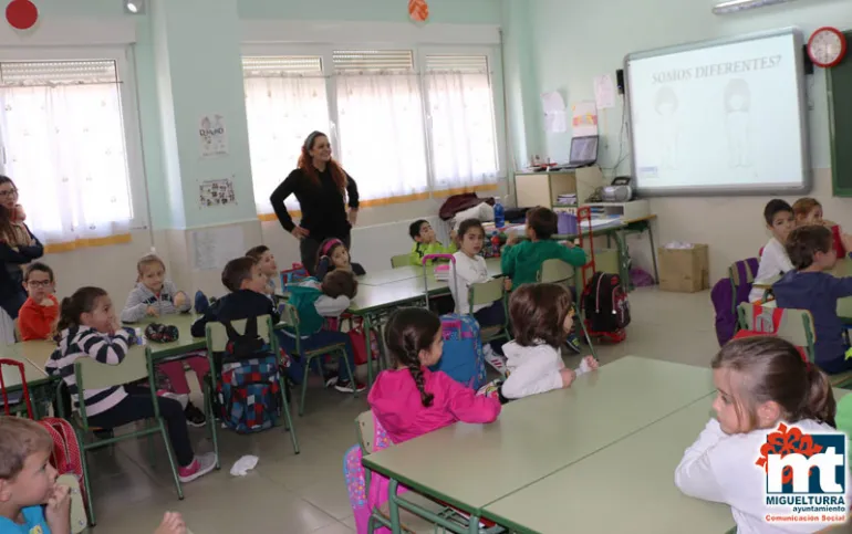 imagen de Carolina Molina durante el taller de co-educación, noviembre 2016
