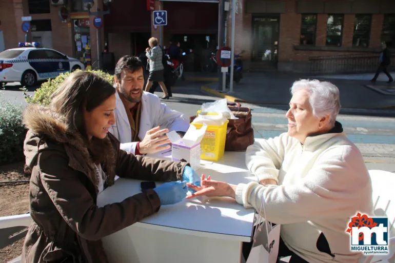 imagen de una de las 56 personas que se acercaron a los controles de glucemia, noviembre 2017