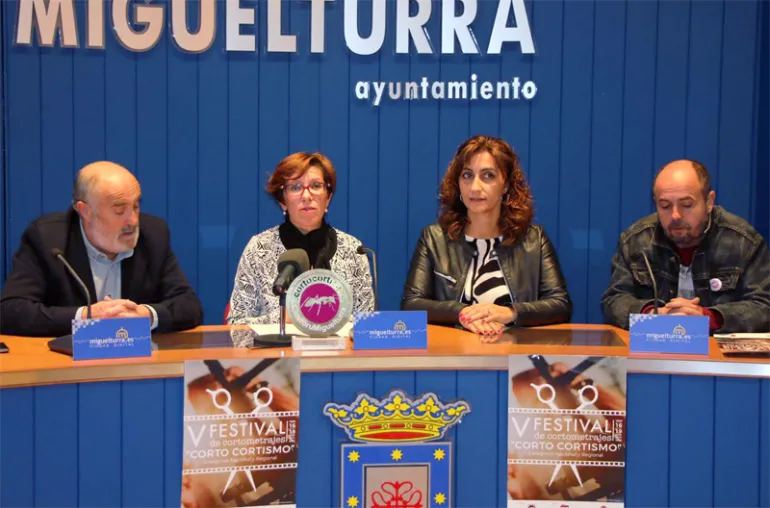 imagen Victoria Sobrino y Fátima Mondéjar, en la zona central, y Claudio Fernández y Carmelo López a ambos lados (iz-de), octubre 2017