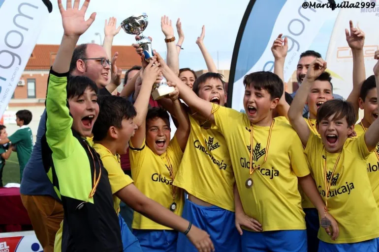 imagen Convivencia Futbolística Miguelturra 2019, fuente imagen mariquilla2999