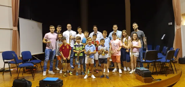 imagen de participantes y docentes del curso intensivo de trompeta, mayo 2019