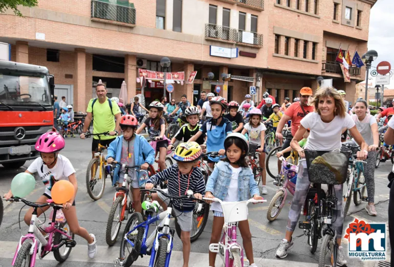 imagen de la salida del recorrido del Día de la Bici, ferias y fiestas 2019 Miguelturra