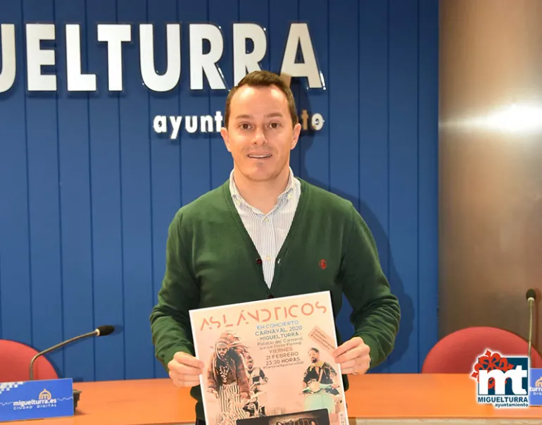 imagen de Diego Rodríguez, concejal de Festejos, dando a conocer los eventos musicales del Carnaval 2020