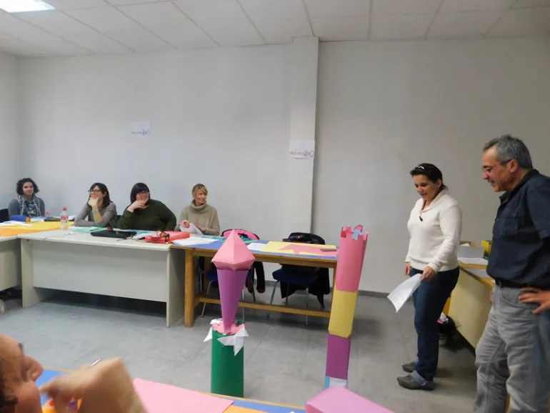 imagen de la dinámica de torres, imagen de la Lanzadera 2.0 de Miguelturra, febrero 2017