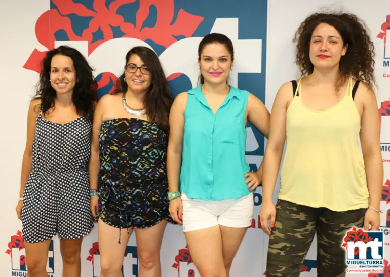 imagen de las cuatro dinamizadoras de barrios, julio 2016