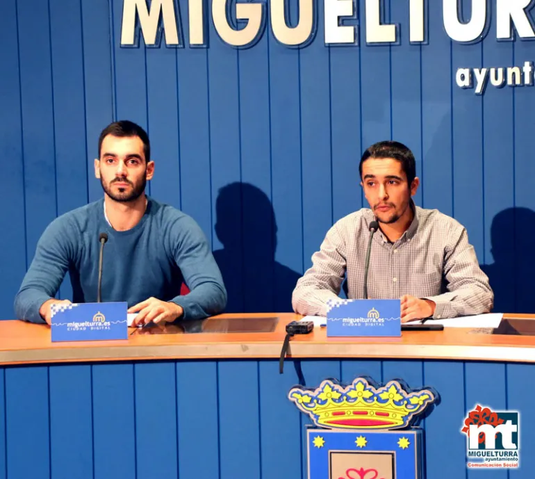 imagen de Céspedes (der) y Ocaña (izq) en rueda de prensa, noviembre de 2016
