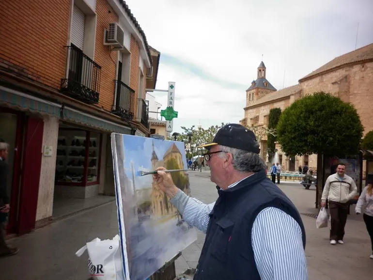 imagen de artista durante el certamen de pintura rápida de Miguelturra