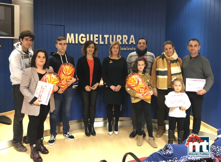 imagen de organización y personas premiadas del Concurso de Belenes 2018