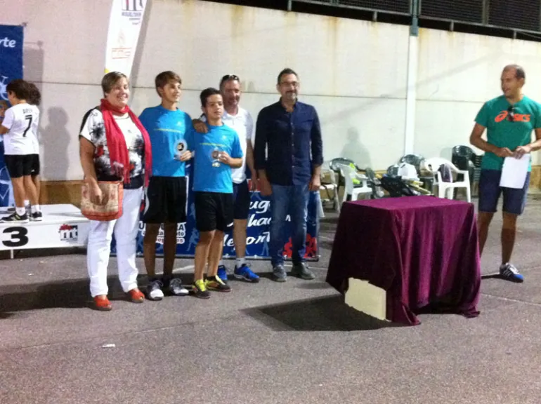 imagen entrega trofeos Torneo Pádel Infantil, ferias 2015 Miguelturra