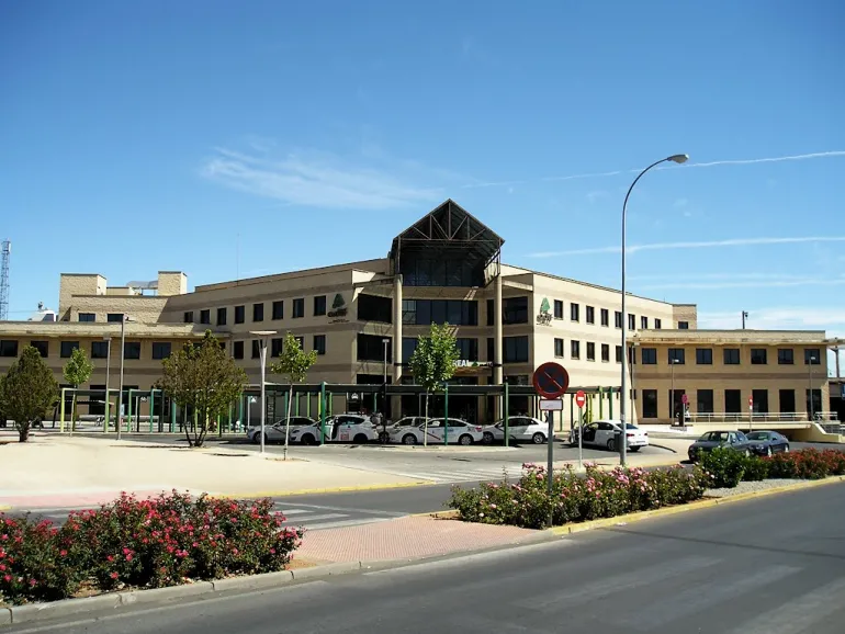 imagen de la fachada de la estación del AVE de Ciudad Real