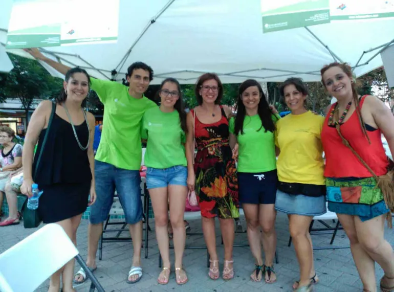 Imagen Feria de Asociaciones con Victoria Sobrino y Carolina Molina