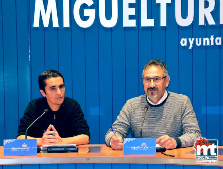 imagen de los concejales Julián Céspedes, izquierda, y Miguel Fernández, derecha, abril de 2016
