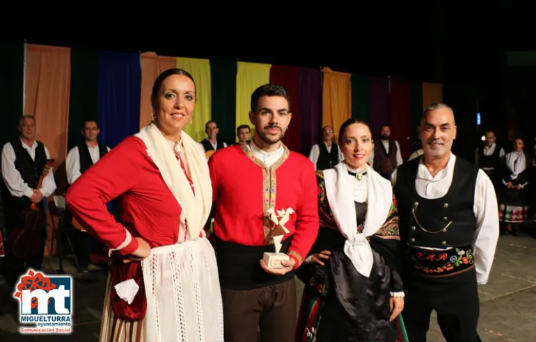 imagen de participantes en el festival de folclore de las Ferias y Fiestas de Miguelturra 2016