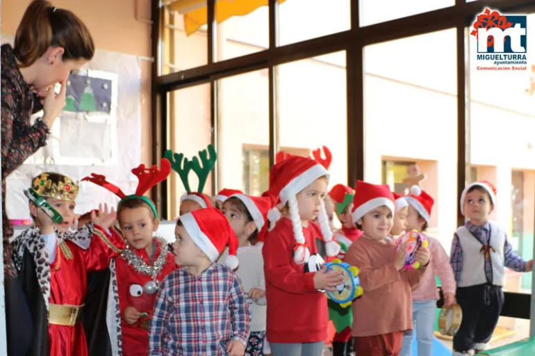 imagen de la fiesta de Navidad de la Escuela Infantil Pelines, diciembre 2016