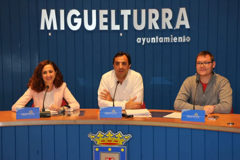 imagen de López, García y Mellado (izquierda a derecha) durante la rueda de prensa, junio 2016