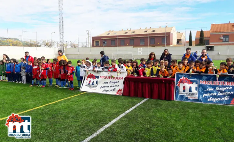 imagen de participantes en la concentración de fútbol 8, diciembre 2017