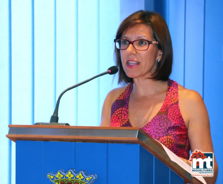 imagen de la alcaldesa Victoria Sobrino en el Salón de Plenos, agosto 2015