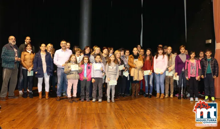 imagen de la entrega de premios a la Fidelidad del Pequeño Comercio de Miguelturra, diciembre 2015